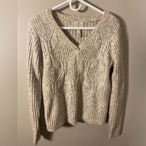 St. John’s Bay cream sweater with lavender speckles excellent condition